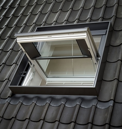Velux_GGL_SD00405_Rauch-_und_Waermeabzugsfenster_Thermo_weiss_lackiert_004011013002040001_1.JPEG