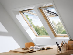Velux_GPL_3069_Klapp-Schwing-Fenster_Energie_Hitzeschutz_Holz_klar_lackiert_004011001004270001_1.JPEG